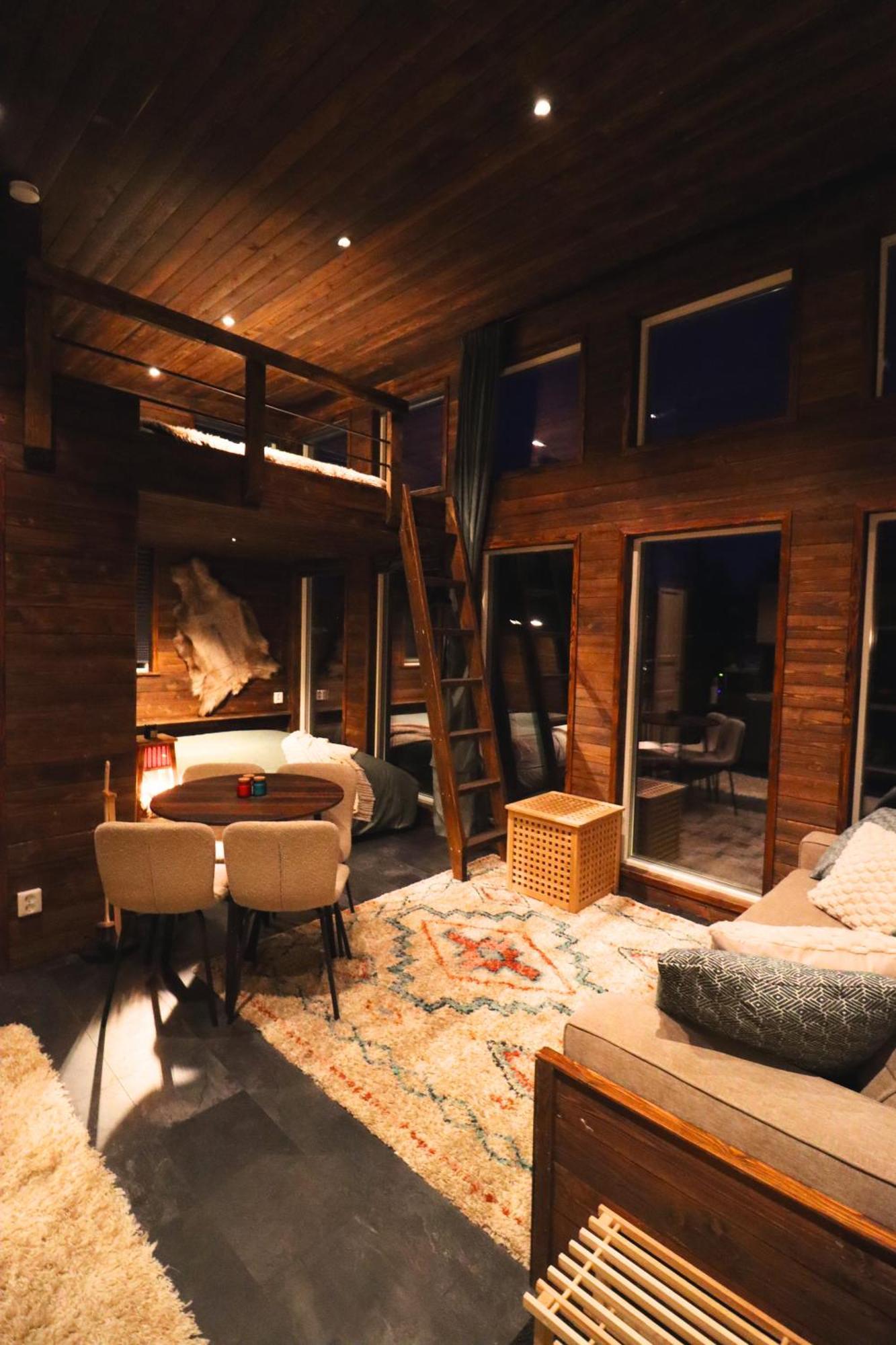 Reindeer River Lights Lodge Kiruna Buitenkant foto